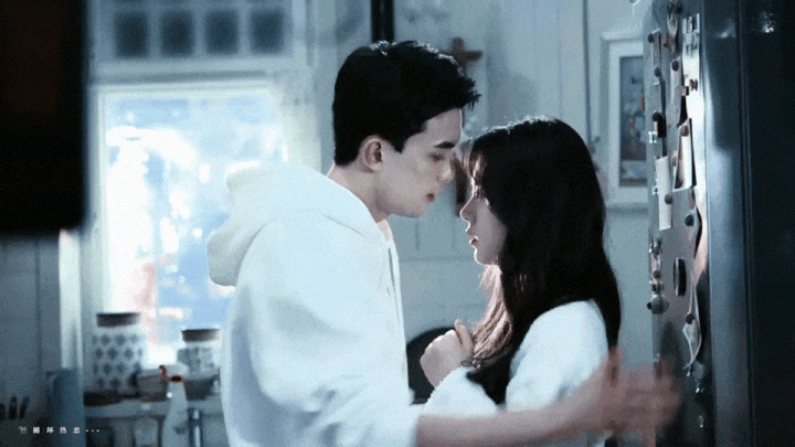 Phim được khen là siêu phẩm lãng mạn, mở điểm cao ngất nhờ cặp chính như từ truyện bước ra