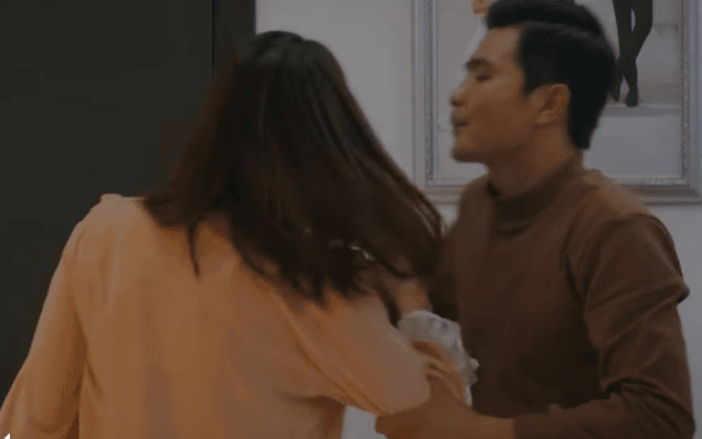 Nữ chính phim Việt giờ vàng bị chê diễn đơ, thêm kịch bản drama khiến khán giả stress nặng