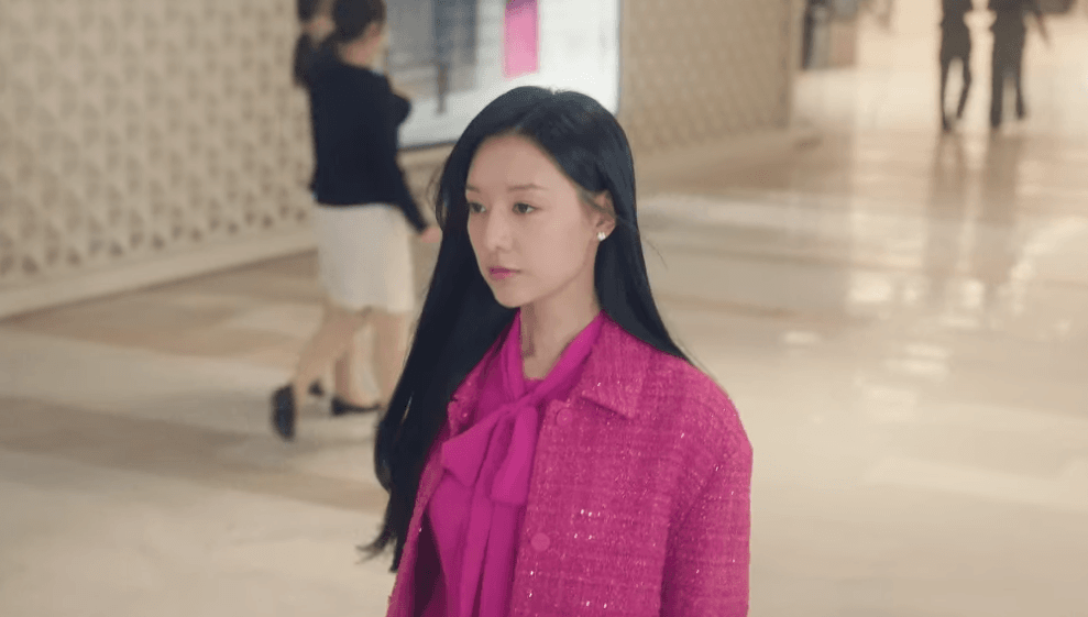 Kim Ji Won gây sốt chỉ nhờ một bộ đồ cực nổi, tổng tài giả nghèo nhưng váy áo lại phản chủ?