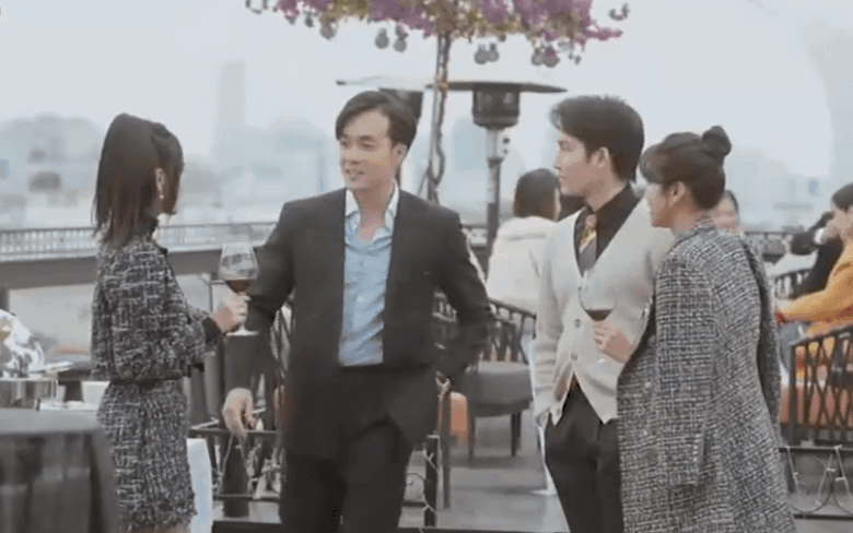 Cặp đôi Vbiz yêu nhau ngoài đời nhưng ghét nhau trên phim, nhà trai còn phải nhìn nhà gái tình tứ với bạn diễn
