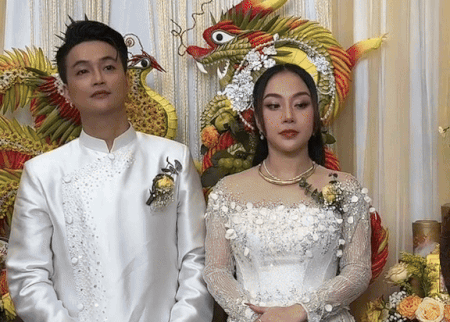 Vóc dáng khác hình trên mạng và liên lục có hành động lạ trong đám cưới, vợ TiTi (HKT) vướng nghi vấn đang có tin vui?