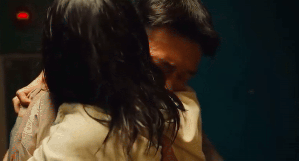 'Ảnh đế' Yoo Ah In tái xuất màn ảnh sau scandal chất cấm, được khen diễn đỉnh còn nhận ưu ái không ngờ
