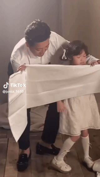 Ái nữ nhà Trường Giang lại 'chiếm sóng' vì vẻ xinh xắn đáng yêu tuổi lên 6