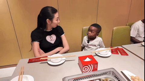 Hoa hậu Thuỳ Tiên bị Lôi Con khui chuyện “đã có người yêu”, làm lộ luôn danh tính khiến chính chủ giật mình 