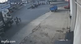 TP.HCM: Va chạm với xe tải trên đường đến trường, bé gái 7 tuổi tử vong thương tâm
