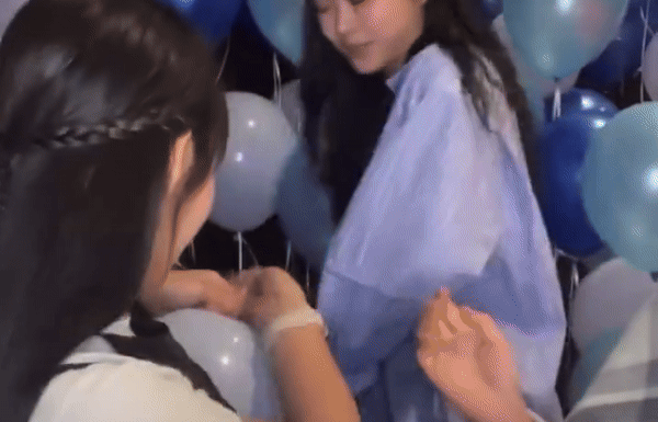 Gần 3 triệu lượt xem clip 2 thành viên NewJeans 'ẩu đả' trên sóng livestream