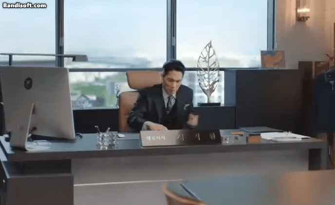Phim mới chiếu đã được khen nức nở vì kịch bản 'siêu đáng yêu', nam chính 'xấu lạ' vẫn gây mê hội chị em