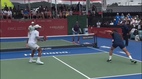 Video: 'Thần đồng pickleball' gốc Việt tung cú đánh cực hiểm khiến hạng 1 thế giới 'đứng hình' chịu trận, lần đầu vô địch giải thế giới
