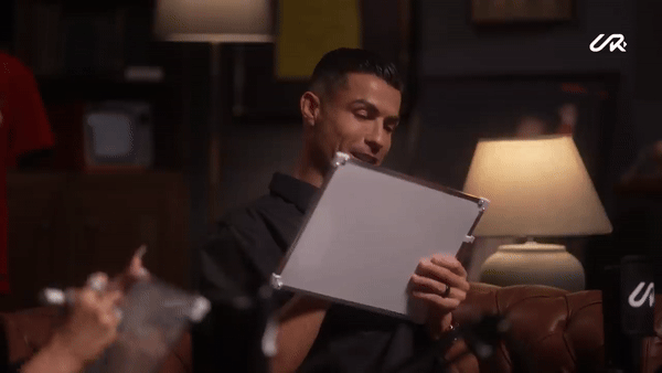 Hỏi Ronaldo: “Ai là người ăn nhiều nhất nhà?”, câu trả lời khiến tất cả bất ngờ