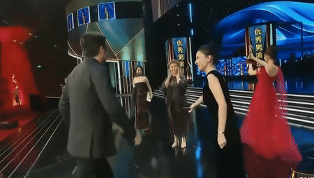 Sao nam vô duyên bậc nhất showbiz lập kỷ lục khủng