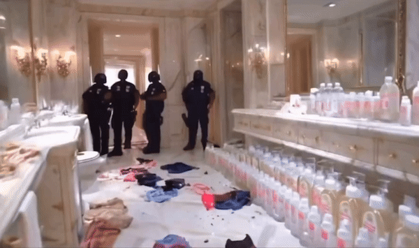 Video: Cận cảnh hơn 1.000 chai dầu trẻ em tại nhà 'kẻ săn tình dục' Diddy