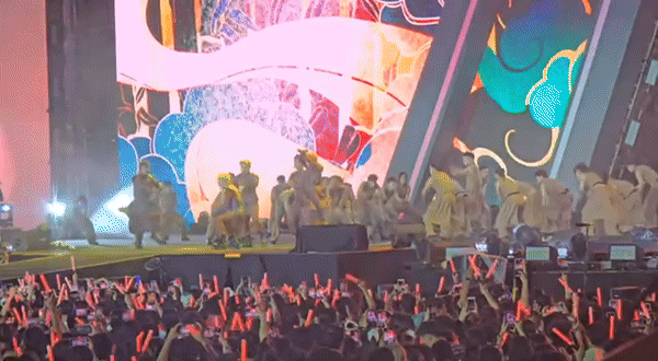 Concert Anh Trai Say Hi gặp sự cố, toàn bộ âm thanh và ánh sáng “tắt ngúm” suốt 1 tiếng đồng hồ 
