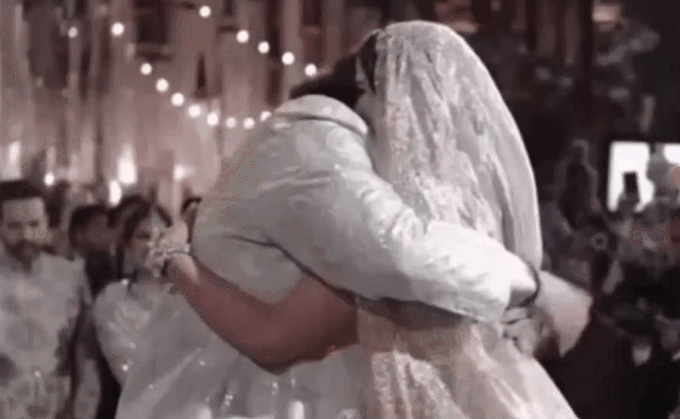 Gia đình tỷ phú chi 150 tỷ chỉ để mời 1 người đến hát đám cưới