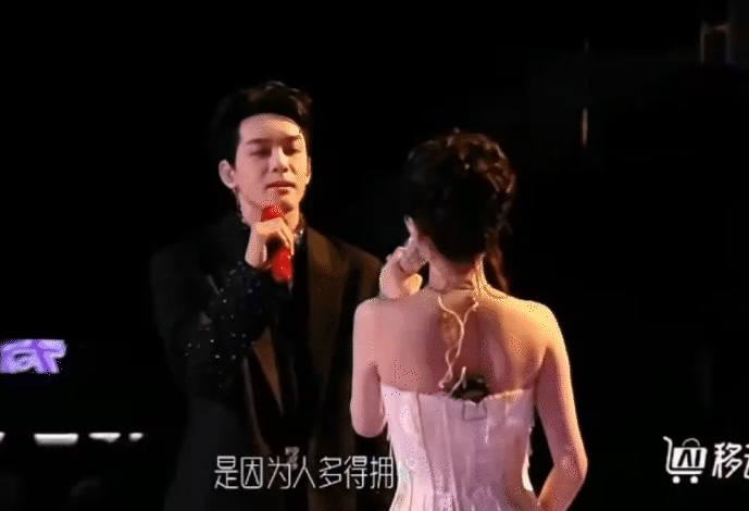 Hiếm ai được như mỹ nhân đẹp nhất Trung Quốc: Diễn tốt hát hay, 14 giây tình tứ công khai khiến dàn sao hạng A không rời mắt