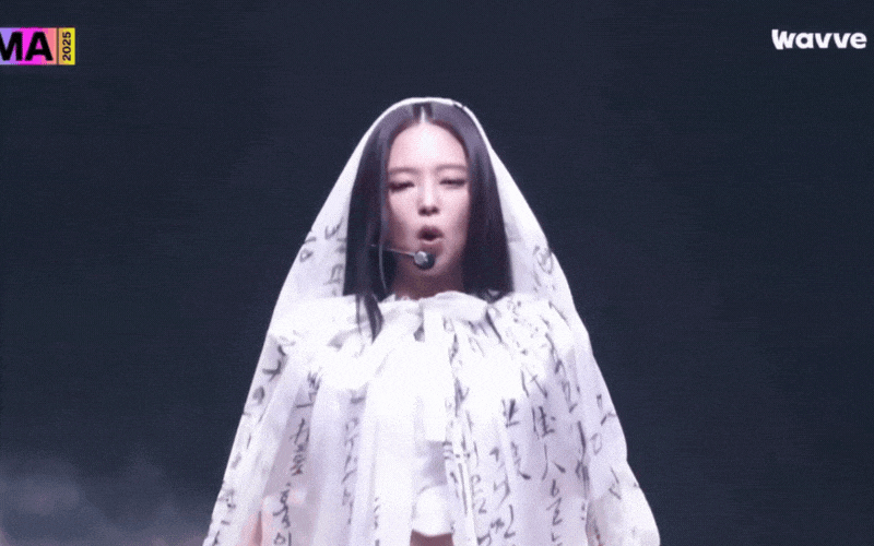 Jennie hoá cô dâu trước mặt hai tình cũ, phản ứng G-DRAGON gây chú ý