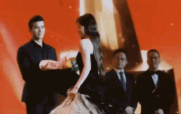 Hit quốc dân giúp 1 người đổi đời: Trở thành biểu tượng quảng bá văn hóa, được Thủ tướng khen ngợi 