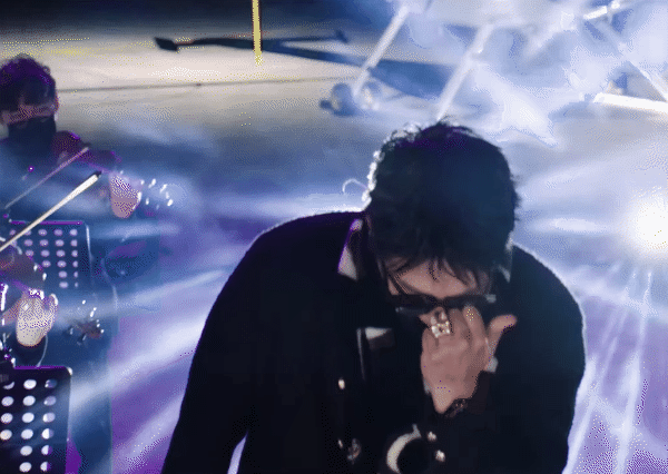 Dấu chấm hết của 1 ngôi sao: Chịu cấm sóng 15 năm, bị kiện 215 tỷ tiêu tùng sự nghiệp