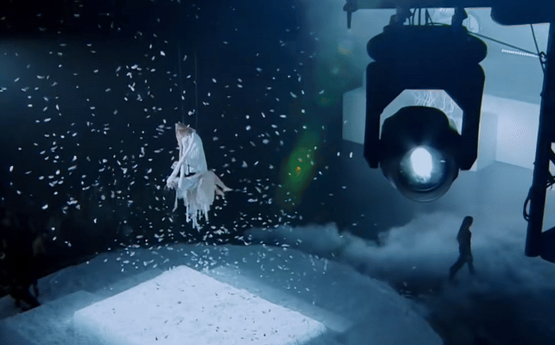 Sự hết thời của nữ idol quốc dân: 2000 ngày không một trang báo nào đưa tin, ra bài nào flop bài đó 