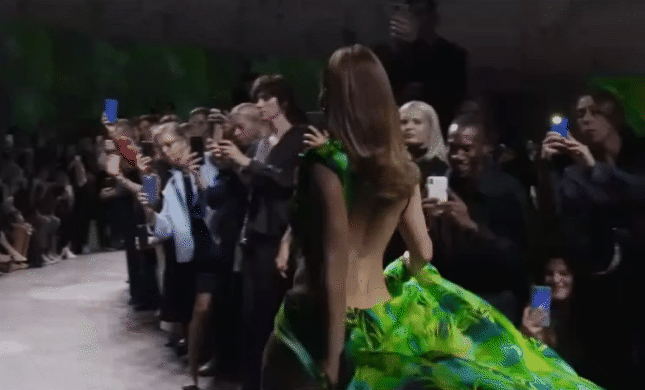 Sự hết thời của mỹ nhân đẹp nhất thế giới: Ế vé đến mức huỷ cả tour, 5 lần 7 lượt bị ghét vì lý do 'trời ơi đất hỡi'