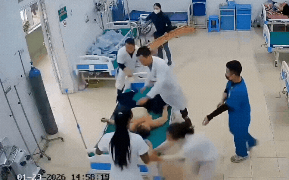 38 giây sinh tử: Khoảnh khắcngười phụ nữ ngưng tim ngay trong phòng khám và cuộc chạy đua nghẹt thở của bác sĩ