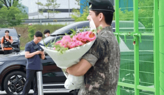  Mỹ nam đẹp nhất thế giới nhận bằng khen đóng thuế gương mẫu: Niềm tự hào quốc gia, Bộ Văn hoá dành riêng 1 ngoại lệ