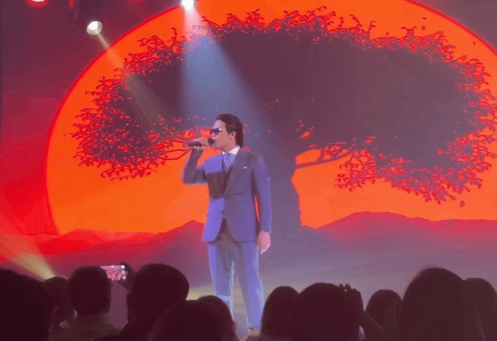 Vbiz có nam nhạc sĩ là giám đốc âm nhạc của loạt show quốc gia, hát 1 bài ai cũng biết nhưng mặt thì không nhớ nổi 