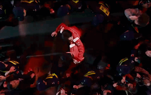 Phim Tết mới chiếu 7 tiếng đã kiếm 1500 tỷ: Nam chính tấu hài cực đỉnh, đứng im cũng khiến khán giả cười mệt