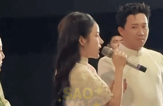 Nữ chính Thỏ Ơi!! đòi tháo mũi giả ngay giữa rạp phim vì 1 câu điếng người, Trấn Thành phải lật đật giải vây