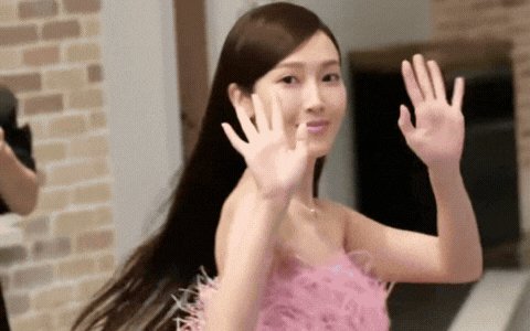 Sự hết thời của công chúa được ưu ái nhất showbiz: Rời nhóm bị ghét bỏ, kinh doanh phá sản concert thì ế vé 