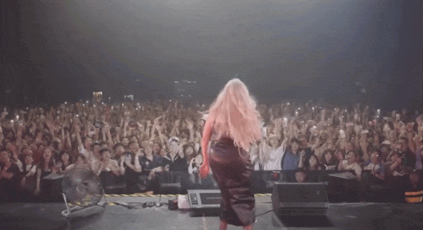 Ca sĩ mặt dày nhất showbiz: Bị cấm sóng vẫn tổ chức concert trái phép, Sở Văn hoá thu hồi giấy phép biểu diễn toàn quốc