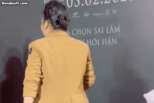 Nữ diễn viên duy nhất đóng cả 2 phim Tết đang thống trị phòng vé, lên hình vài giây mà hot chẳng kém ai