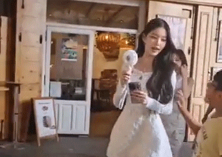 Nữ idol bị bóc phốt thái độ lồi lõm với fan, hứng nhiều chỉ trích vẫn chưa chịu thức tỉnh?