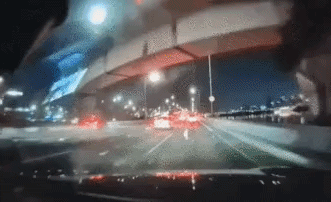 Cảnh sát công bố camera hành trình ghi lại vụ một người mẫu, hot girl đình đám lái Porsche lao khỏi cầu