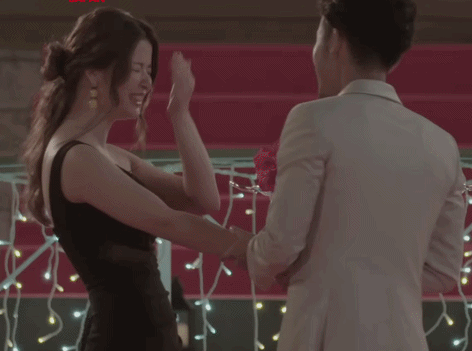 Nam diễn viên gen Z đẹp nức tiếng kết hôn đột ngột với đại mỹ nhân hơn 10 tuổi, làm 'phi công trẻ lái máy bay' 