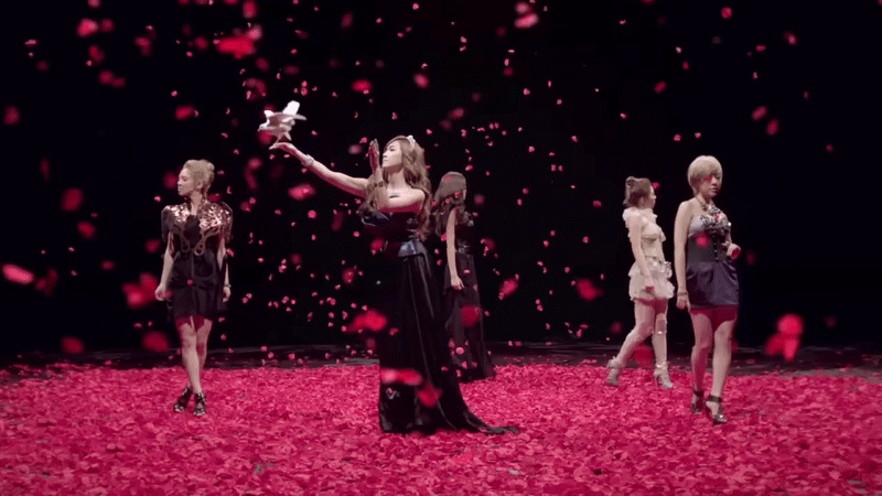 “Công chúa phản bội” mở concert ở Việt Nam ế chỏng ế chơ, chê hết thời thì fan lại không chịu