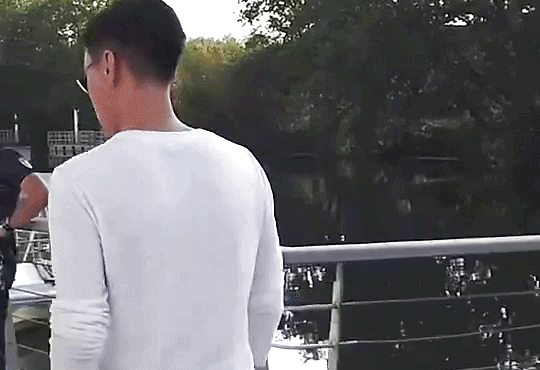 Nam diễn viên bị 300 đoàn phim từ chối vì kém sắc, đổi đời nhờ thay vợ gánh nợ 54 tỷ