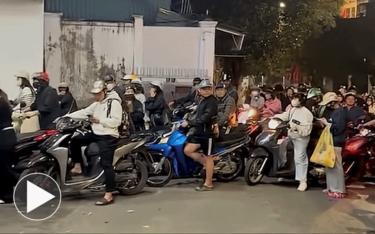 Hàng loạt cửa hàng xăng dầu tạm dừng bán, Hà Nội chỉ đạo nóng