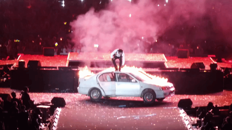 Siêu xe của SOOBIN bốc cháy ngùn ngụt, cả chục ngàn người há hốc