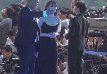 Ngọc nữ showbiz phải hoãn cưới vô thời hạn vì chồng bác sĩ đang bị xét xử sau cái chết của 1 bệnh nhân