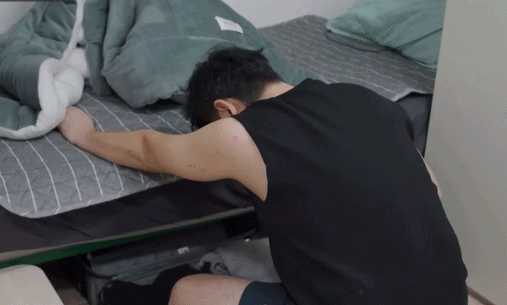 Cảnh tượng cãi nhau sáng sớm vì một bữa ăn làm tan nát hôn nhân của nam diễn viên và vợ kém 16 tuổi