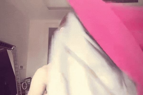 Gương mặt gây lú của Triệu Lộ Tư