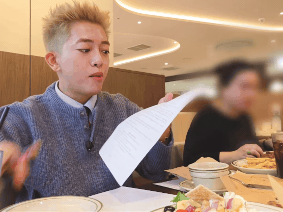 TikToker Việt 1,9 triệu follow Hoàng Anh Panda bất ngờ bị lập biên bản ngay giữa nhà hàng ở Hàn Quốc