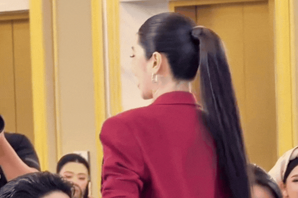 Đôi môi phản chủ của Á hậu Việt khiến BGK casting phim nói thẳng “em có biết nó ghê lắm không?”