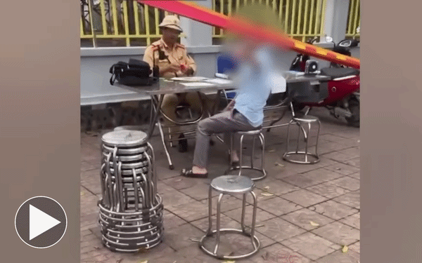 Video livestream phản ánh việc CSGT kiểm tra nồng độ cồn gây tranh cãi: Người liên quan nói gì?