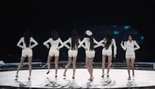 Cả nhóm mỹ nhân bị đối xử bất công để làm nền cho công chúa Kpop: Nổi bật đâu không thấy, lộ cả tá khuyết điểm