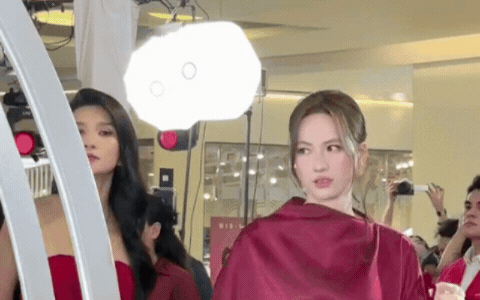 Khung hình nhiều mỹ nhân hội tụ: Kim Tuyến hay Phương Anh Đào mới là người đẹp nhất Vbiz?