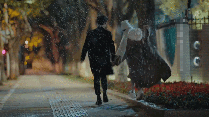 Màn tỏ tình đang viral khắp MXH: Nhà trai là thiếu gia có cả tiền lẫn quyền, nhà gái đẹp như món quà trời ban