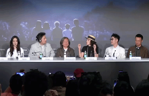 Minh tinh quyền lực nhất Trung Quốc 'lật mặt nhanh hơn lật bánh tráng', công khai lườm nguýt ngay trên sóng trực tiếp