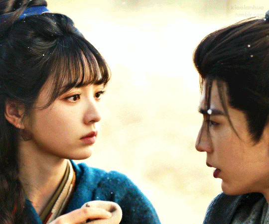 Quá mệt mỏi với Trục Ngọc: Hết ké fame Cổ Thiên Lạc lại giẫm đạp Triệu Lệ Dĩnh, thèm nổi tiếng đến phát điên