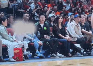 Diện mạo của '2 nhóc tỳ hào môn' nhà siêu mẫu Victoria's Secret Hề Mộng Dao và thiếu gia trùm sòng bạc Macau